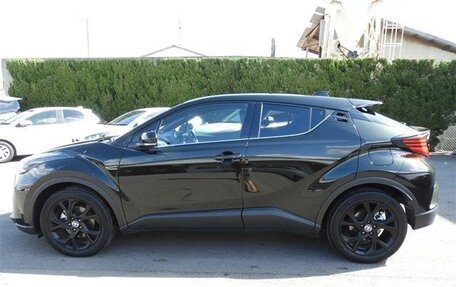 Toyota C-HR I рестайлинг, 2023 год, 2 100 000 рублей, 8 фотография