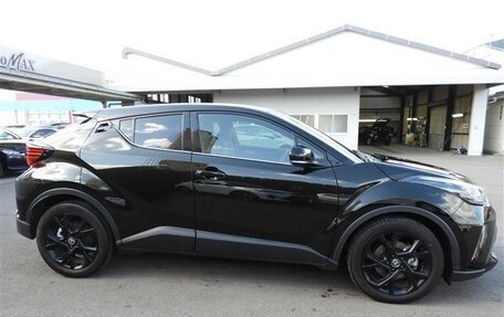 Toyota C-HR I рестайлинг, 2023 год, 2 100 000 рублей, 9 фотография