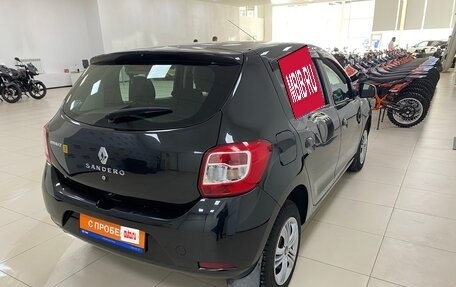 Renault Sandero II рестайлинг, 2015 год, 800 000 рублей, 4 фотография