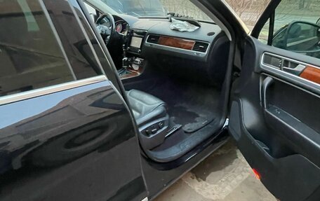 Volkswagen Touareg III, 2012 год, 1 649 000 рублей, 2 фотография