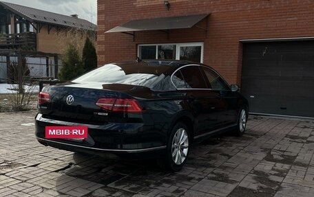 Volkswagen Passat B8 рестайлинг, 2015 год, 1 760 000 рублей, 4 фотография