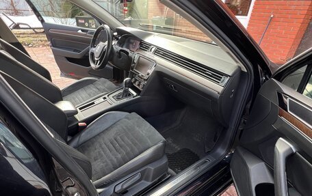Volkswagen Passat B8 рестайлинг, 2015 год, 1 760 000 рублей, 14 фотография