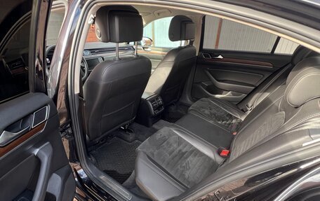 Volkswagen Passat B8 рестайлинг, 2015 год, 1 760 000 рублей, 17 фотография