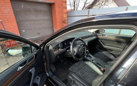 Volkswagen Passat B8 рестайлинг, 2015 год, 1 760 000 рублей, 18 фотография