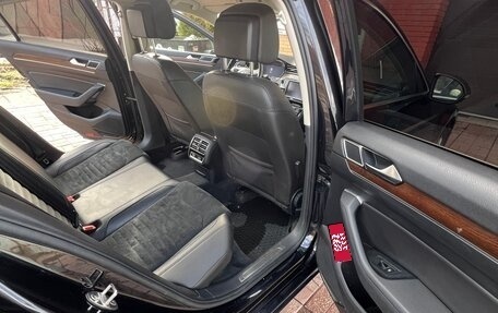Volkswagen Passat B8 рестайлинг, 2015 год, 1 760 000 рублей, 21 фотография