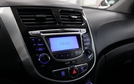 Hyundai Solaris II рестайлинг, 2013 год, 949 000 рублей, 13 фотография