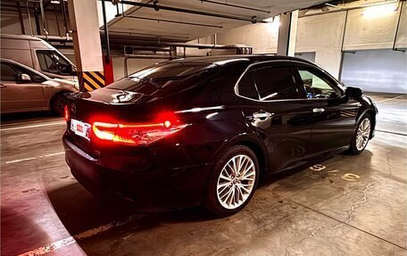 Toyota Camry, 2017 год, 2 990 000 рублей, 6 фотография
