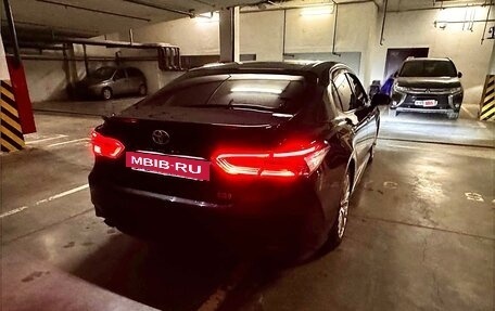 Toyota Camry, 2017 год, 2 990 000 рублей, 8 фотография
