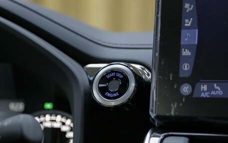 Toyota Land Cruiser, 2024 год, 12 990 000 рублей, 16 фотография