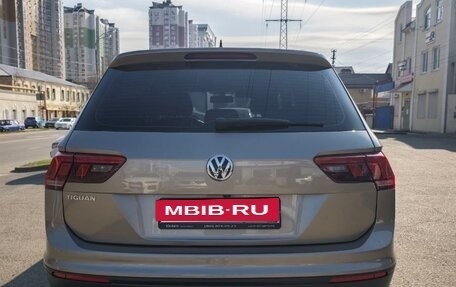 Volkswagen Tiguan II, 2018 год, 2 300 000 рублей, 2 фотография