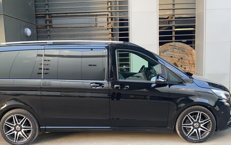 Mercedes-Benz V-Класс, 2019 год, 4 800 000 рублей, 1 фотография