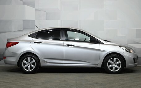 Hyundai Solaris II рестайлинг, 2011 год, 800 000 рублей, 6 фотография