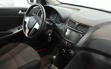 Hyundai Solaris II рестайлинг, 2011 год, 800 000 рублей, 9 фотография