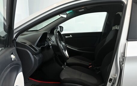 Hyundai Solaris II рестайлинг, 2011 год, 800 000 рублей, 7 фотография