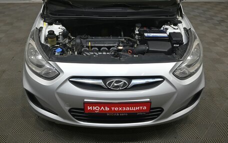 Hyundai Solaris II рестайлинг, 2011 год, 800 000 рублей, 3 фотография
