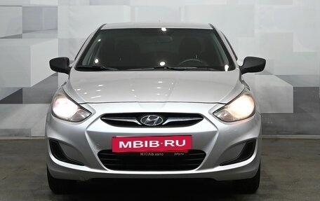 Hyundai Solaris II рестайлинг, 2011 год, 800 000 рублей, 2 фотография