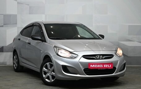 Hyundai Solaris II рестайлинг, 2011 год, 800 000 рублей, 4 фотография