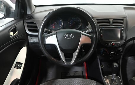 Hyundai Solaris II рестайлинг, 2011 год, 800 000 рублей, 13 фотография