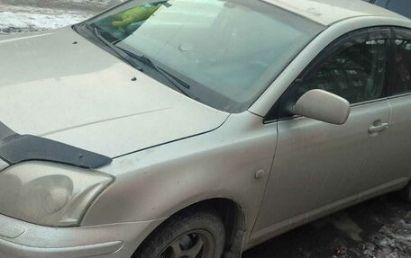 Toyota Avensis III рестайлинг, 2005 год, 900 000 рублей, 2 фотография