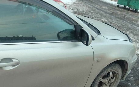 Toyota Avensis III рестайлинг, 2005 год, 900 000 рублей, 4 фотография