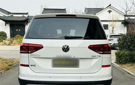 Volkswagen Touran III, 2021 год, 1 930 000 рублей, 5 фотография