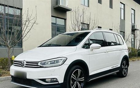 Volkswagen Touran III, 2021 год, 1 930 000 рублей, 7 фотография