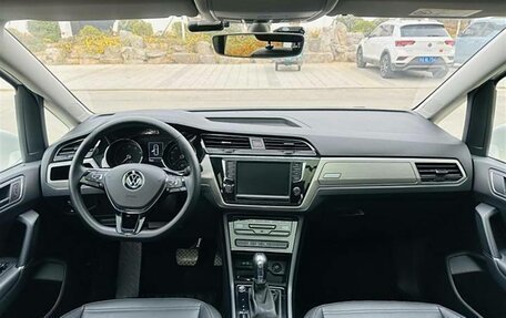 Volkswagen Touran III, 2021 год, 1 930 000 рублей, 11 фотография