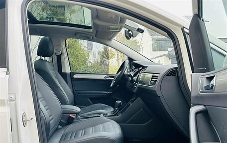Volkswagen Touran III, 2021 год, 1 930 000 рублей, 13 фотография