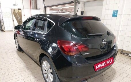 Opel Astra J, 2011 год, 538 000 рублей, 3 фотография