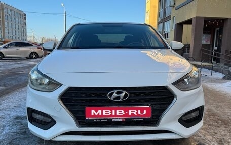 Hyundai Solaris II рестайлинг, 2018 год, 1 100 000 рублей, 1 фотография