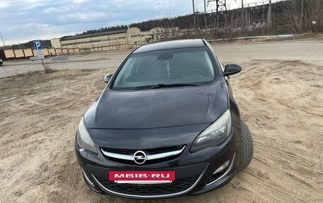 Opel Astra J, 2013 год, 799 999 рублей, 2 фотография