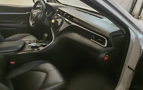 Toyota Camry, 2019 год, 3 150 000 рублей, 9 фотография