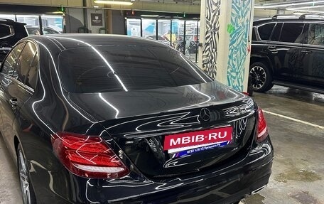 Mercedes-Benz E-Класс, 2017 год, 3 550 000 рублей, 5 фотография