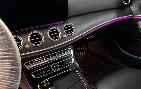 Mercedes-Benz E-Класс, 2017 год, 3 550 000 рублей, 15 фотография