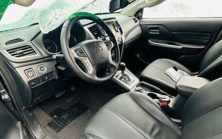 Mitsubishi L200 IV рестайлинг, 2023 год, 2 200 000 рублей, 3 фотография