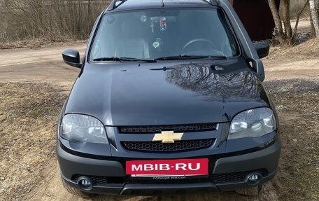 Chevrolet Niva I рестайлинг, 2018 год, 980 000 рублей, 2 фотография