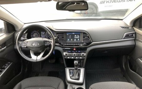 Hyundai Elantra VI рестайлинг, 2019 год, 1 941 000 рублей, 10 фотография