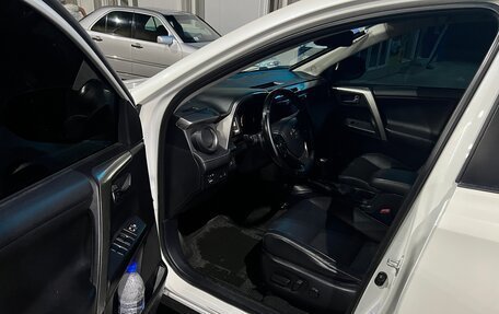 Toyota RAV4, 2016 год, 2 045 000 рублей, 4 фотография
