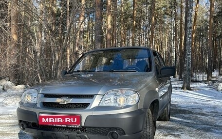 Chevrolet Niva I рестайлинг, 2013 год, 580 000 рублей, 1 фотография