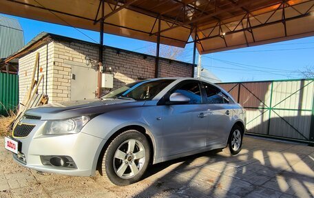 Chevrolet Cruze II, 2011 год, 640 000 рублей, 4 фотография