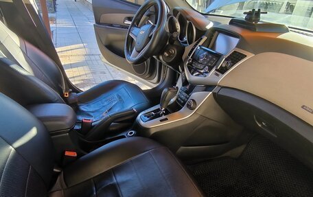 Chevrolet Cruze II, 2011 год, 640 000 рублей, 6 фотография