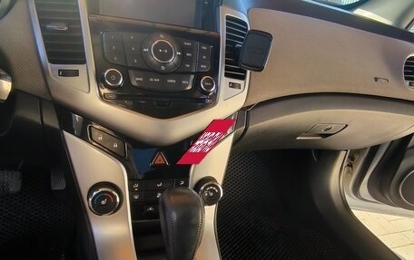 Chevrolet Cruze II, 2011 год, 640 000 рублей, 9 фотография