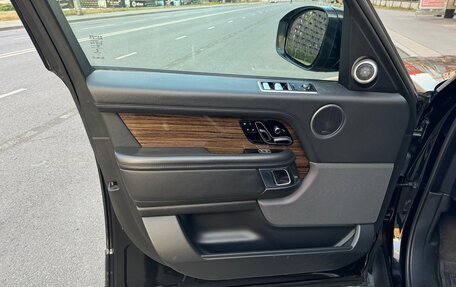 Land Rover Range Rover IV рестайлинг, 2018 год, 7 000 000 рублей, 13 фотография