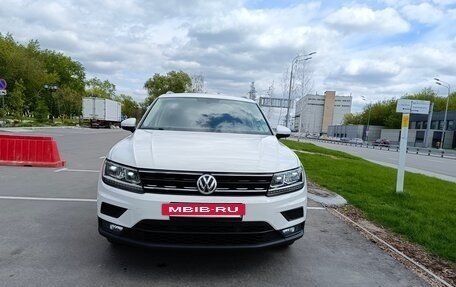 Volkswagen Tiguan II, 2018 год, 2 650 000 рублей, 13 фотография