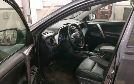 Toyota RAV4, 2013 год, 2 097 000 рублей, 2 фотография
