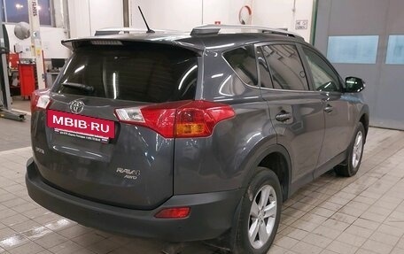 Toyota RAV4, 2013 год, 2 097 000 рублей, 4 фотография