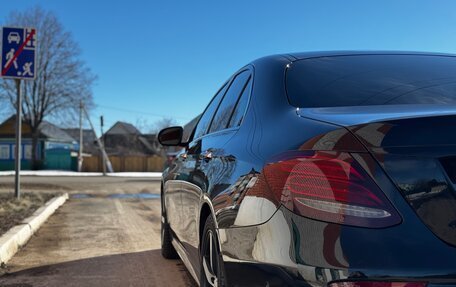 Mercedes-Benz E-Класс, 2016 год, 3 150 000 рублей, 24 фотография