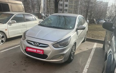 Hyundai Solaris II рестайлинг, 2011 год, 700 000 рублей, 1 фотография