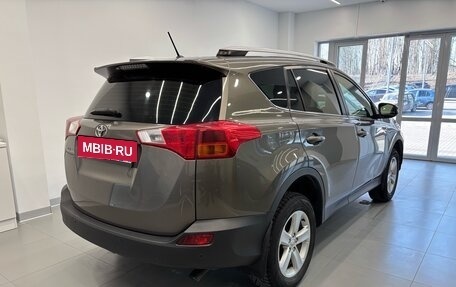 Toyota RAV4, 2014 год, 1 755 000 рублей, 4 фотография