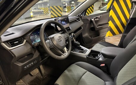 Toyota RAV4, 2024 год, 4 400 000 рублей, 8 фотография